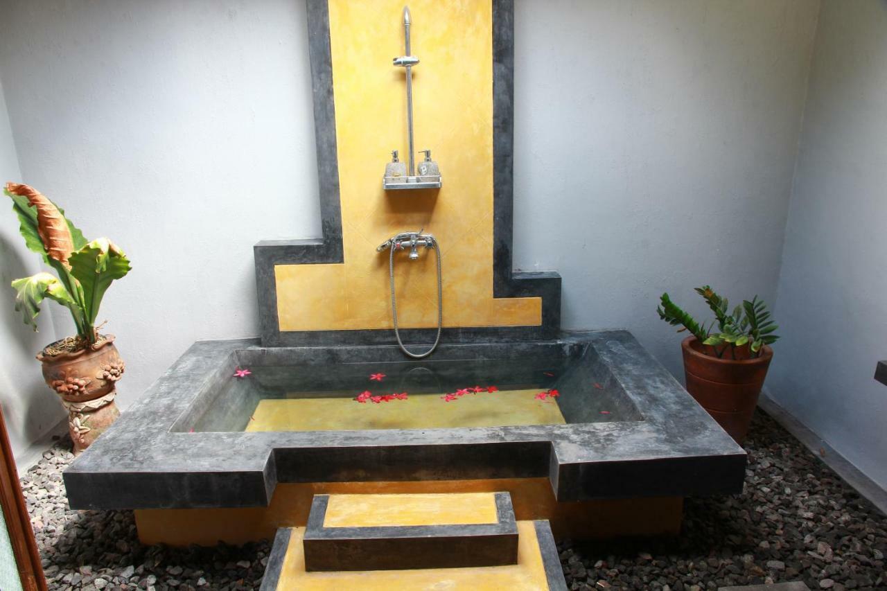 Ndalem Mj Homestay Yogyakarta Eksteriør billede